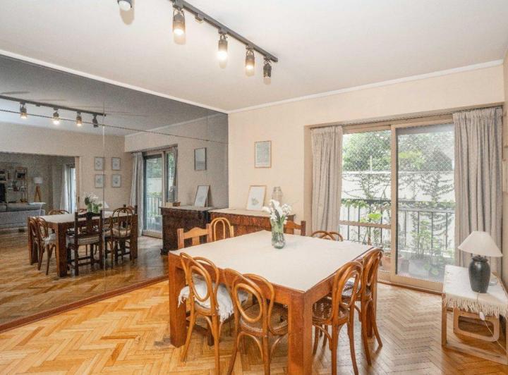 VENTA DEPTO 5 AMB DE CATEGORIA COCHERA Y BAULERA 5