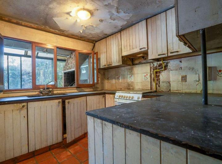 VENTA CASA LOTE PROPIO A REFACCIONAR VICENTE LOPEZ 5