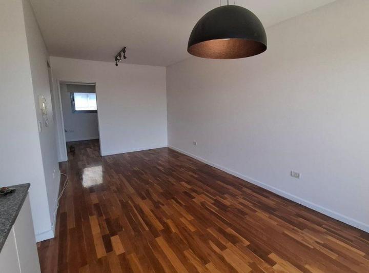 DEPARTAMENTO 2 AMBIENTES CON COCHERA Y BAULERA 4