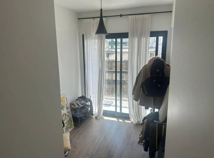 ALQUILER 3 AMBIENTES IMPECABLE LUMINOSO CON BALCON 1