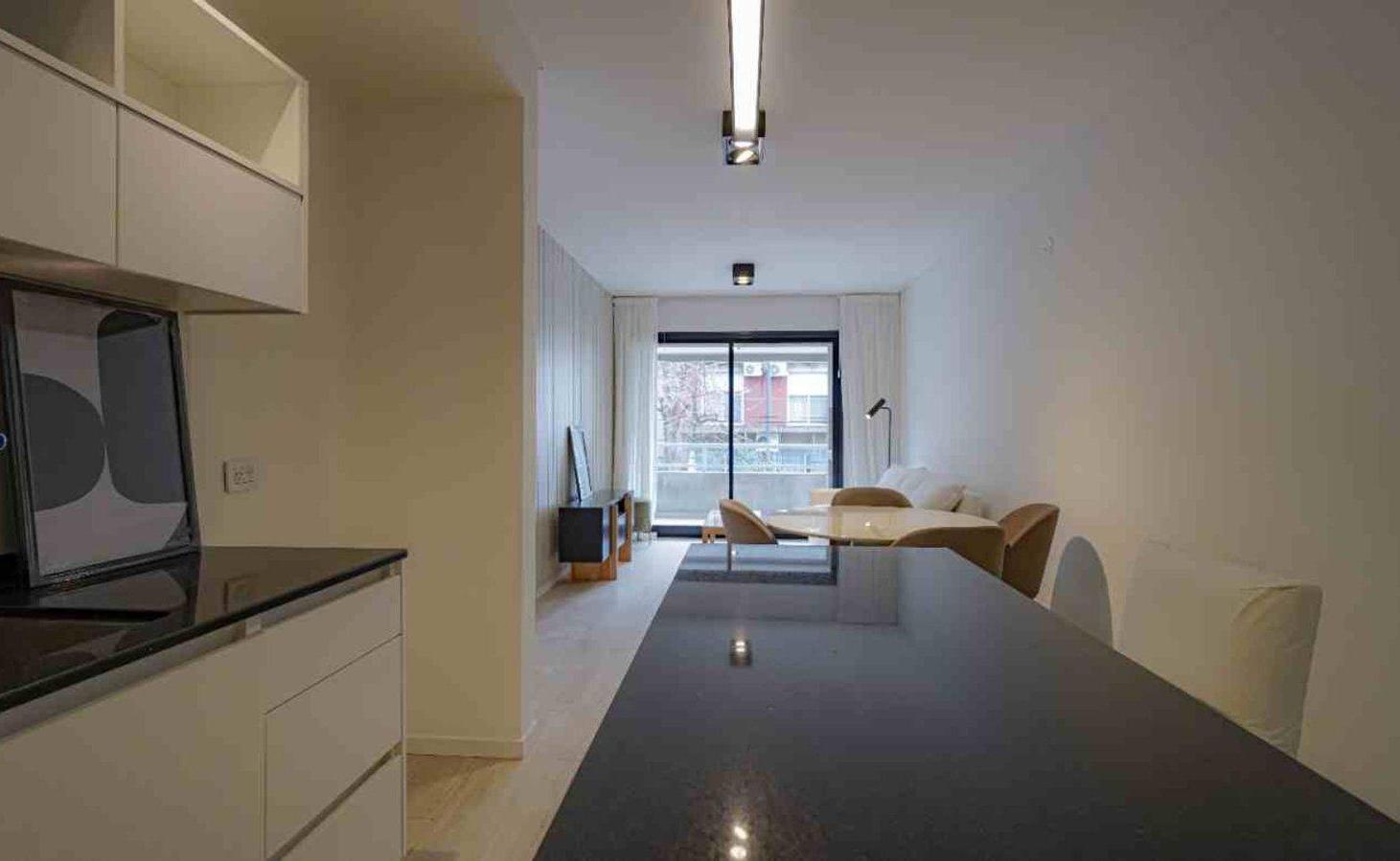 Venta departamento 2 AMB, con cochera a estrenar.