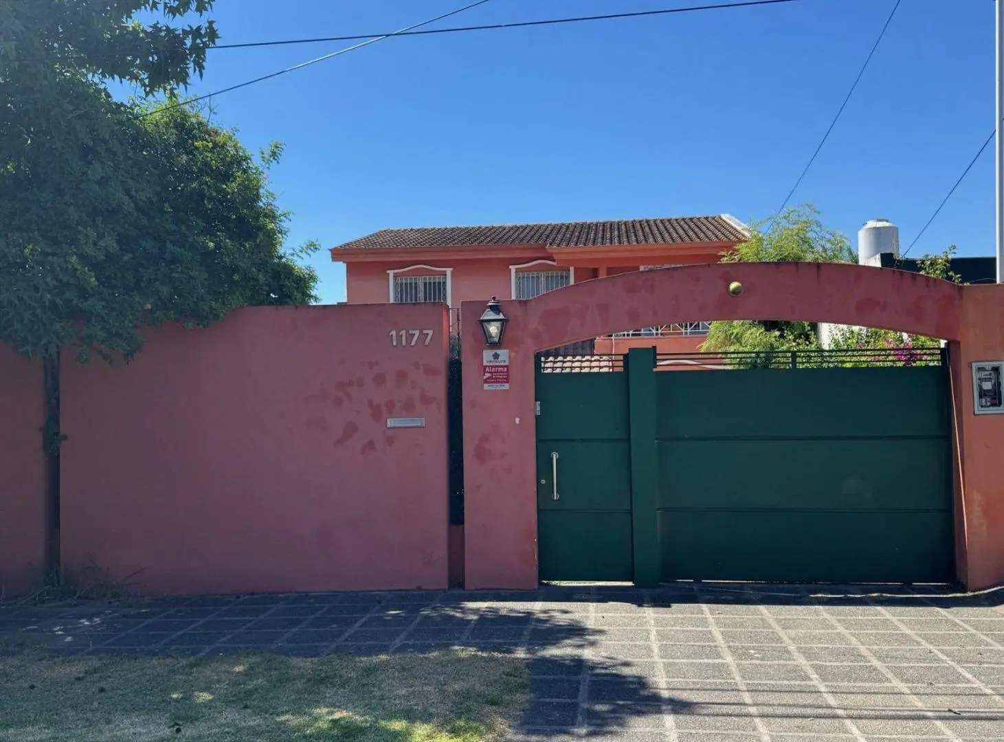 Casa en venta 4 dorm., pileta, jardín Don Torcuato 3
