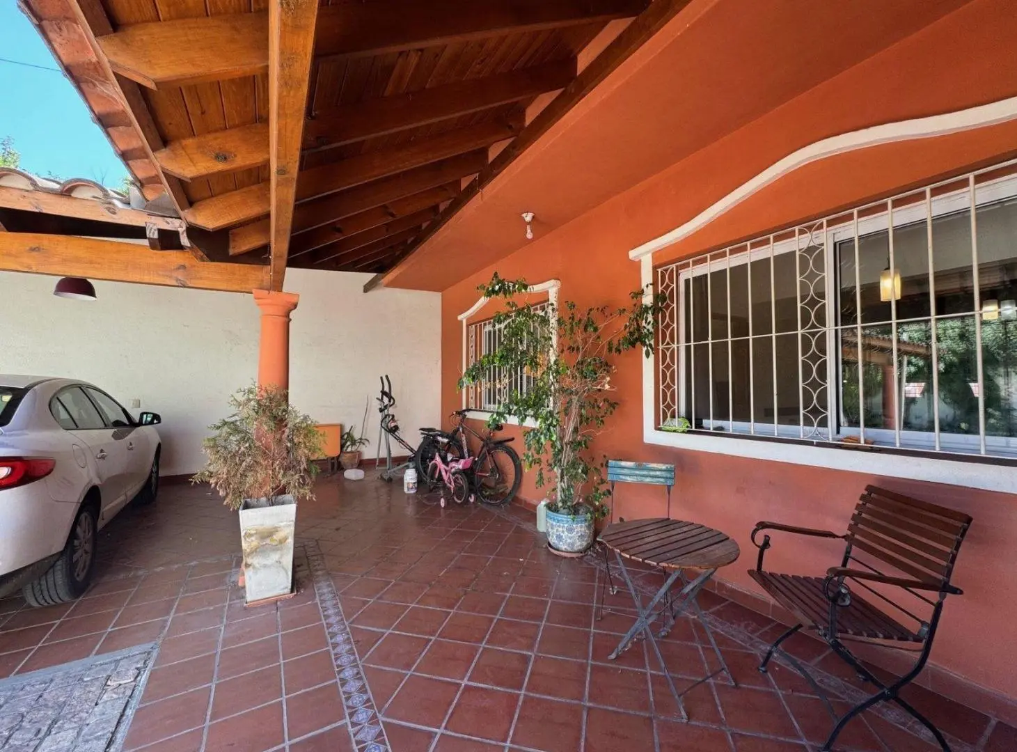 Casa en venta 4 dorm., pileta, jardín Don Torcuato 5