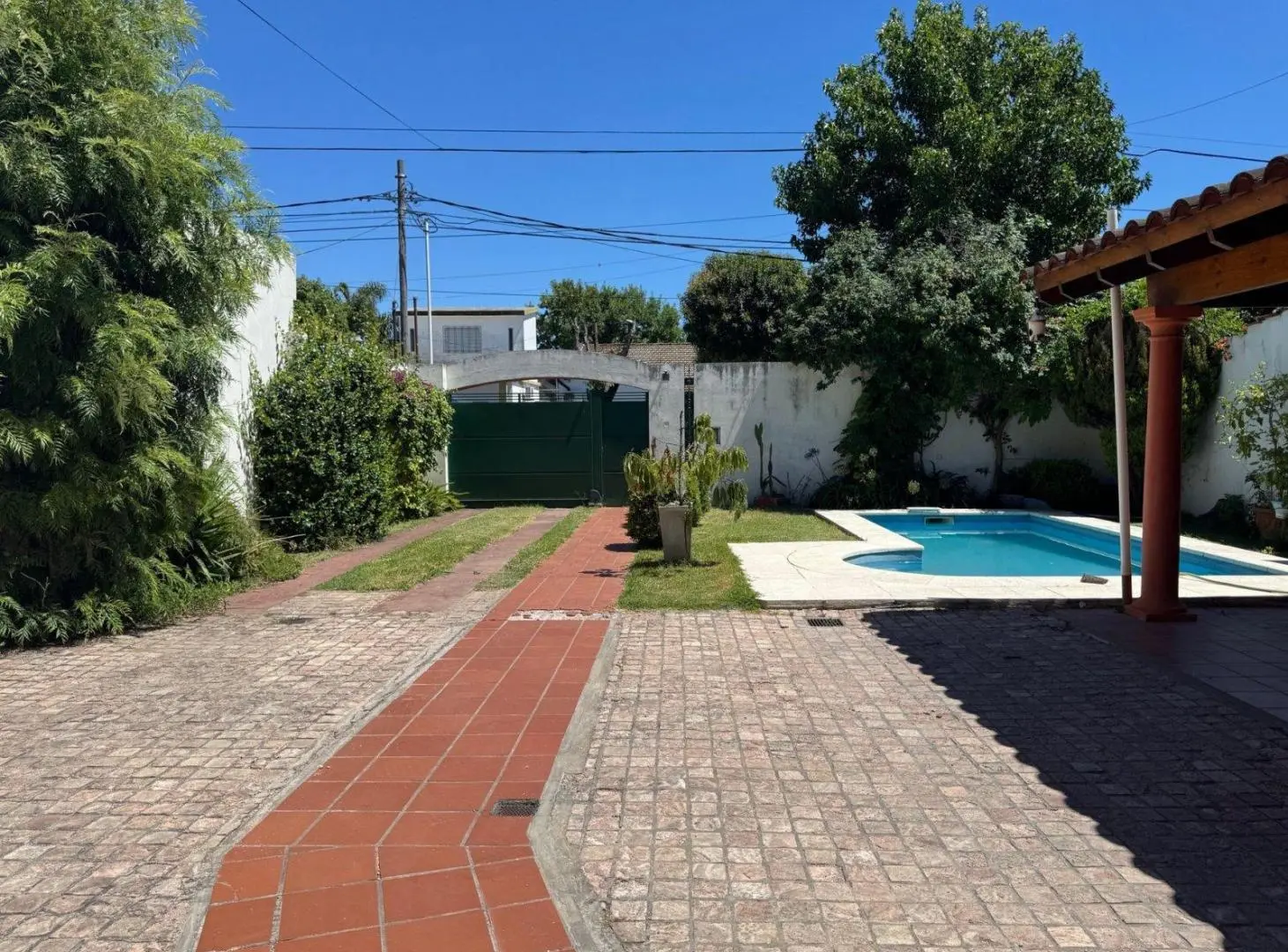 Casa en venta 4 dorm., pileta, jardín Don Torcuato 4