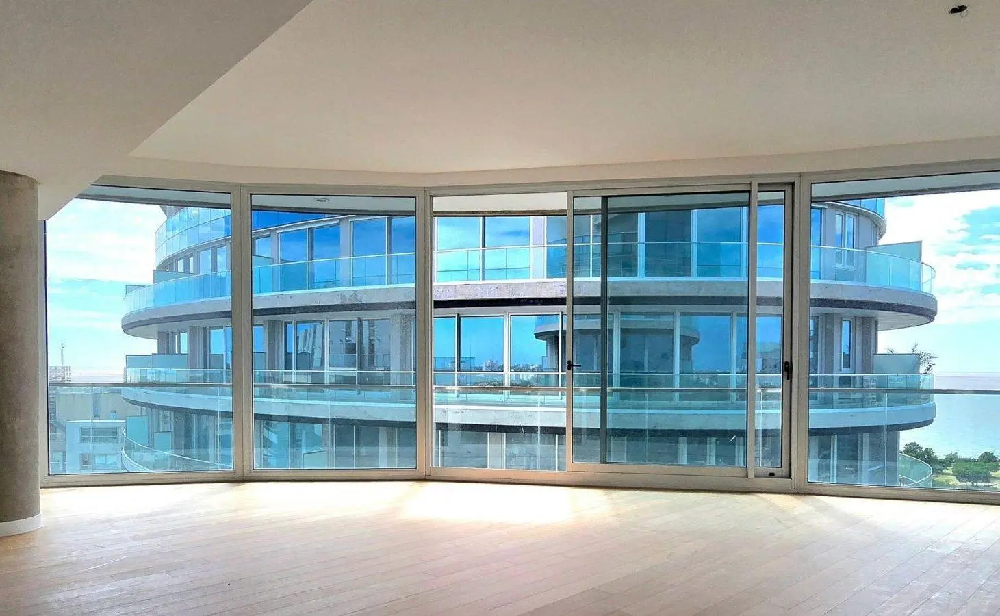 VENTA TRIPLEX 5AMB LIBERTADOR A ESTRENAR INFINITY 3