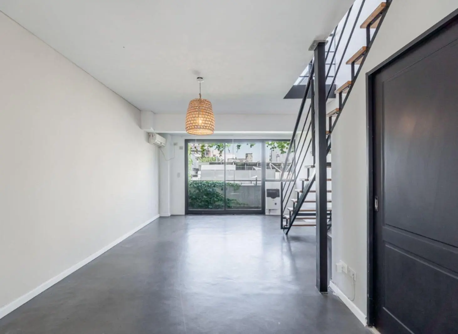 Venta Duplex 2 Amb. con balcón y cochera Nuñez 3