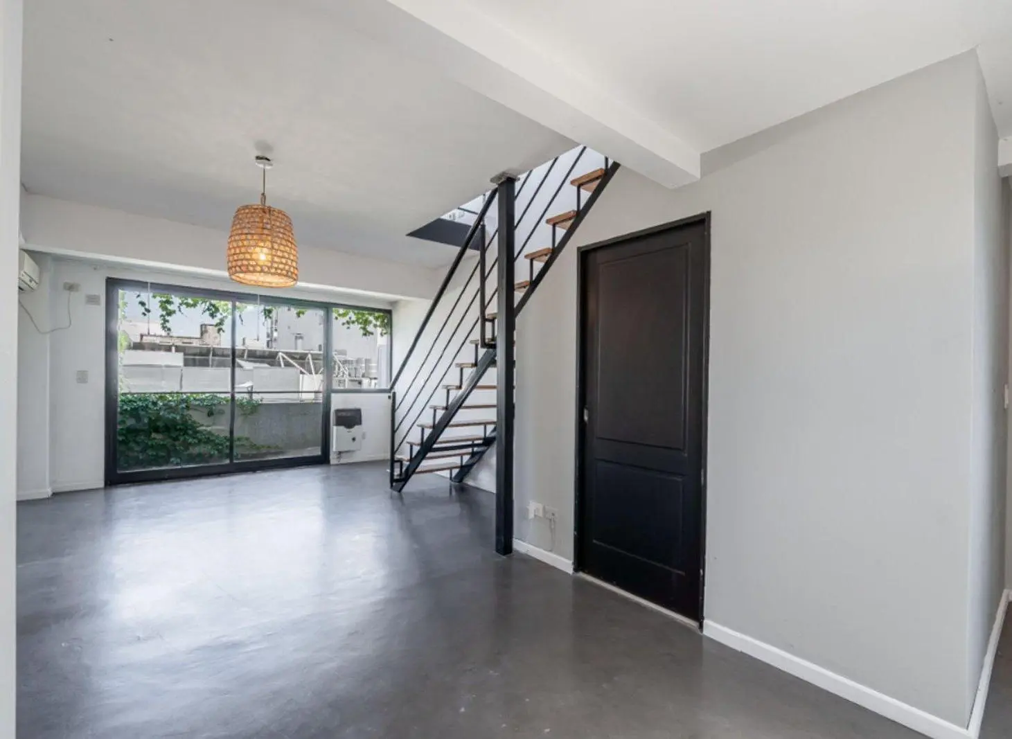 Venta Duplex 2 Amb. con balcón y cochera Nuñez 4