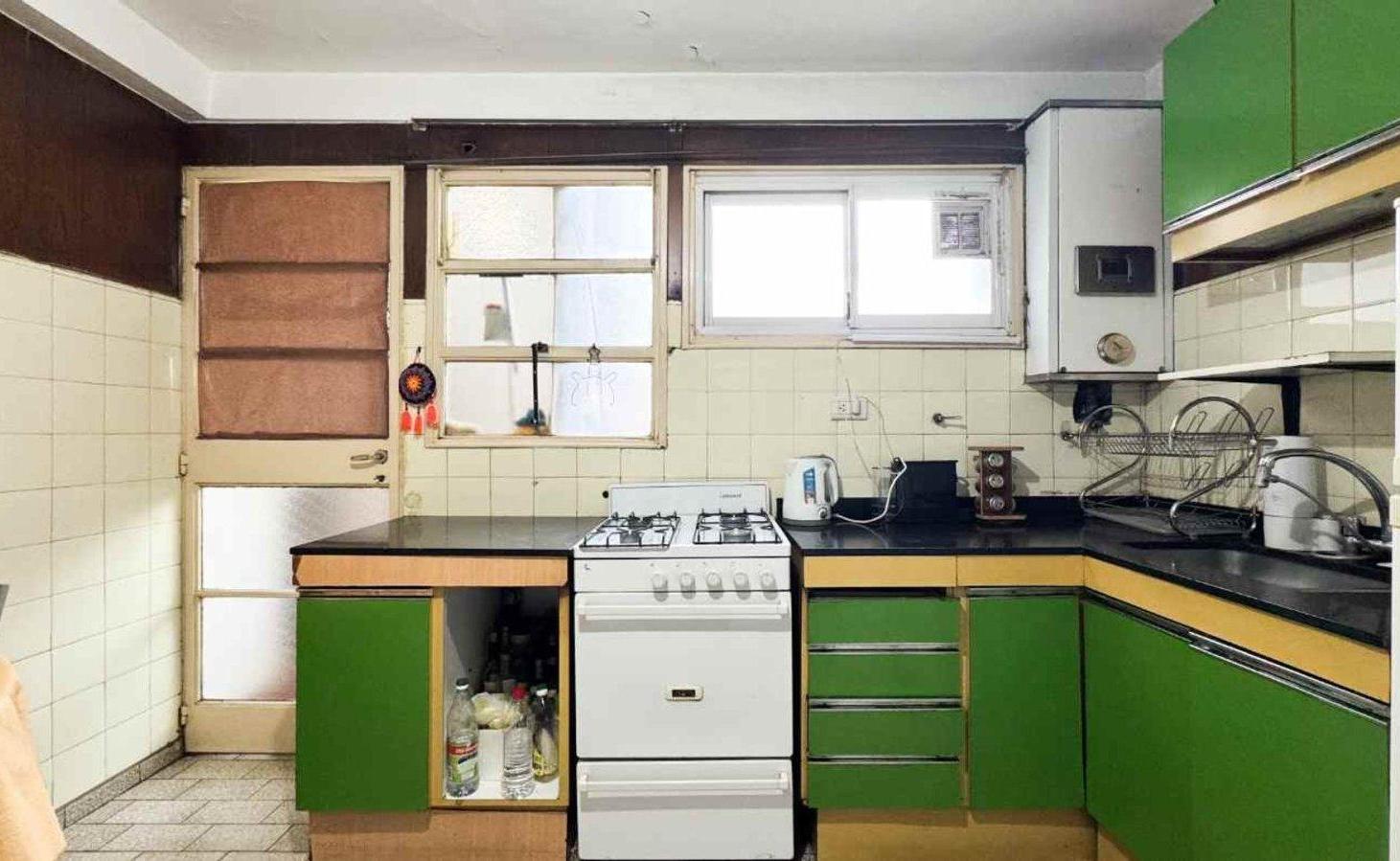 Foto de VENTA DPTO 4 AMBIENTES EN CABALLITO. UBICACION EXC, imagen 5