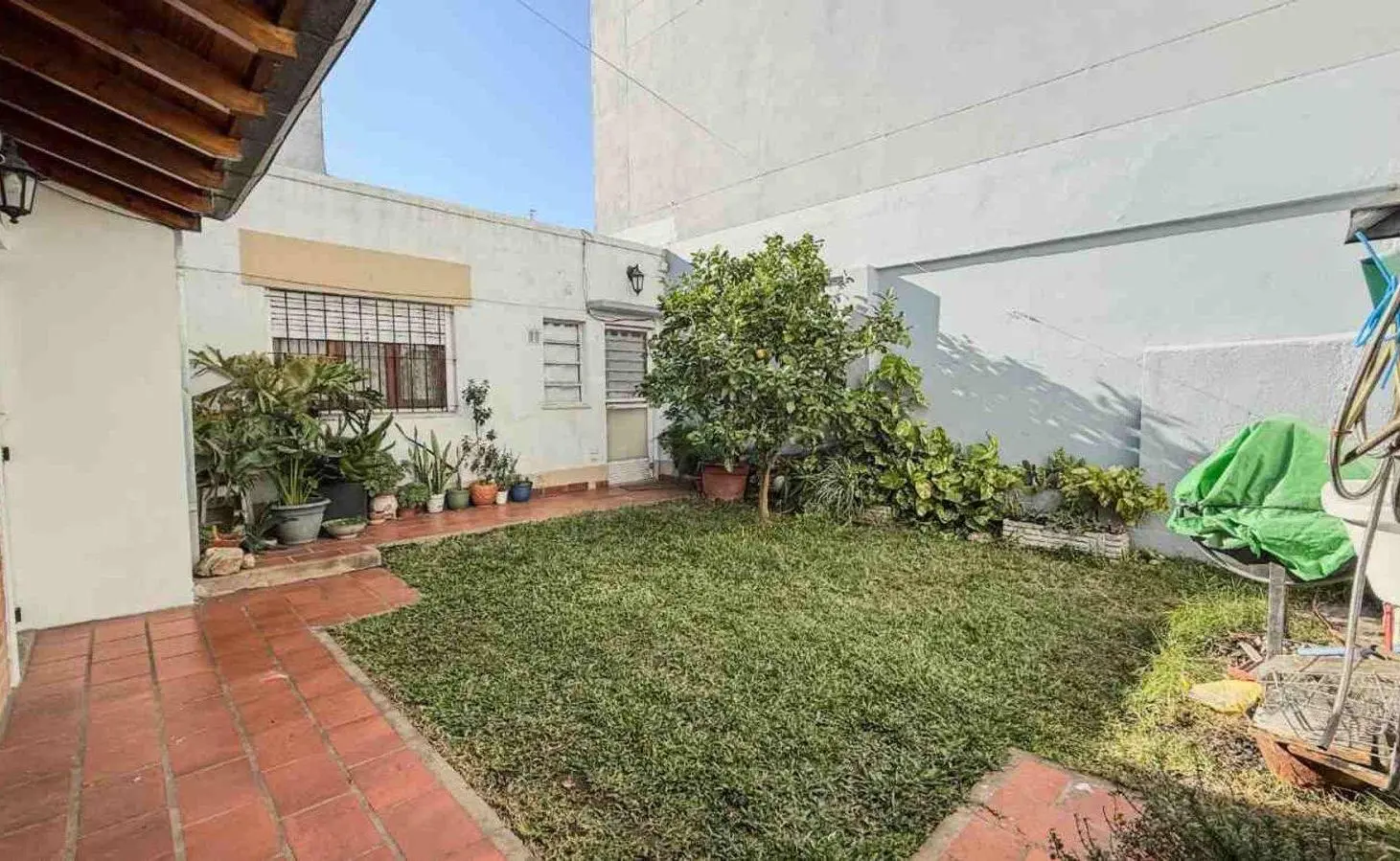 VENTA CASA 5 AMB CON DEPTO 3 AMB SOBRE MISMO LOTE 4