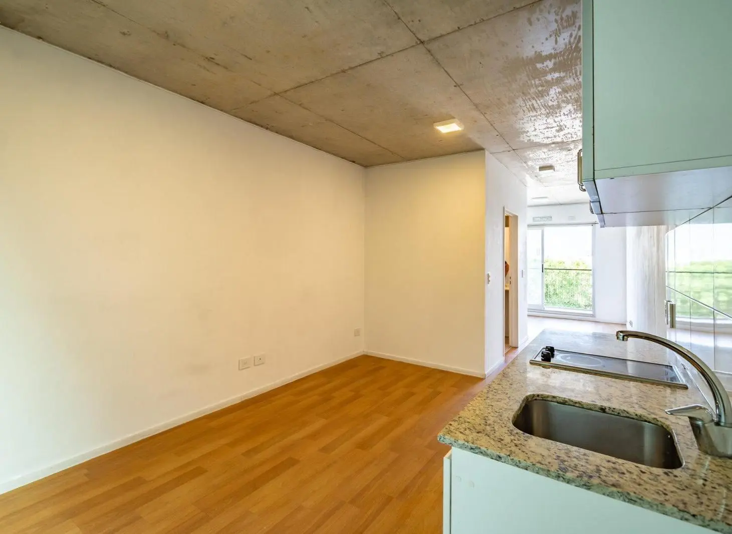 Alquiler Monoambiente divisible c/cochera y Amenities. 2
