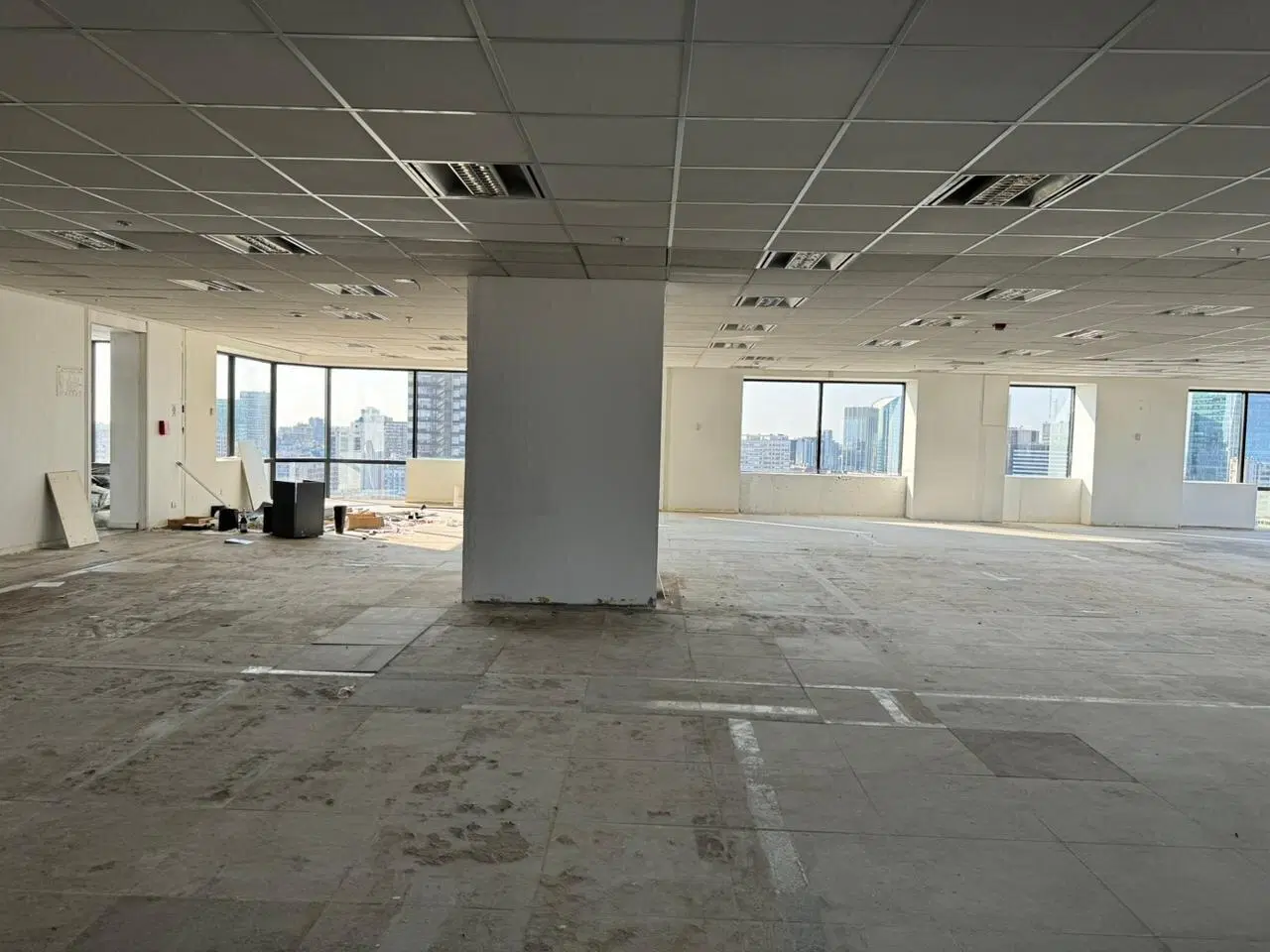 Alquiler Oficina Aaa Microcentro Piso 18. 1