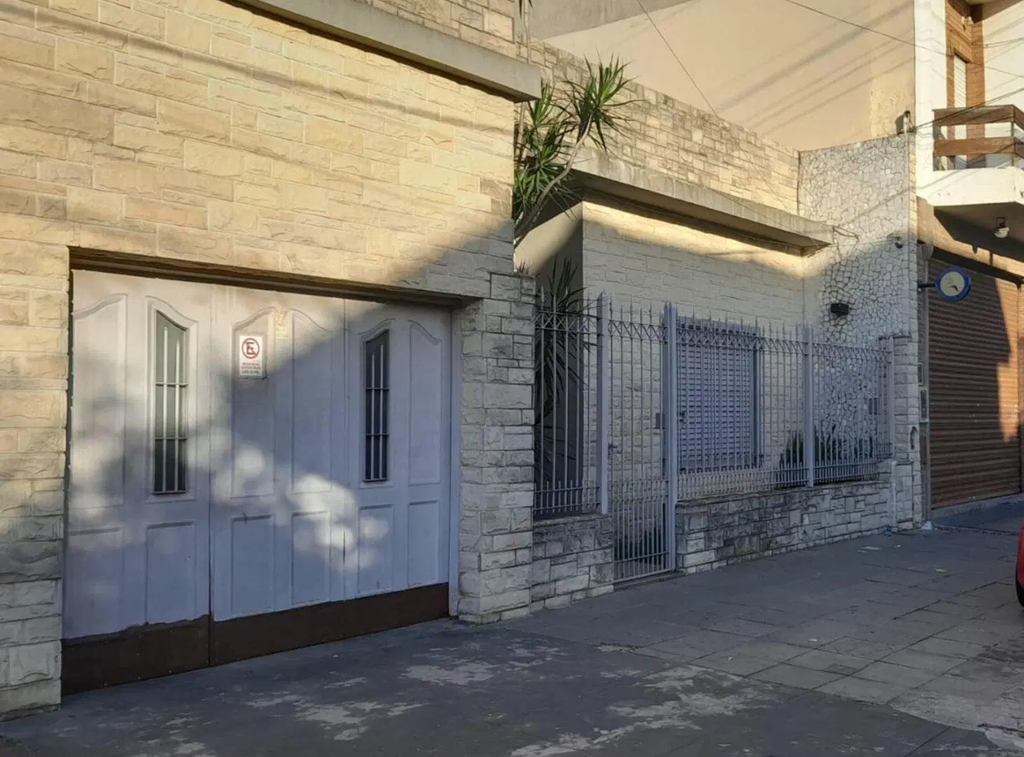 VENTA CASA  EN EXCELENTE UBICACION EN VILLA MADERO 3