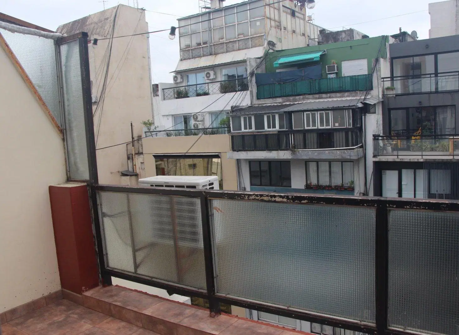 Oficina en dúplex al frente – Viamonte al 1300 9°Piso 3