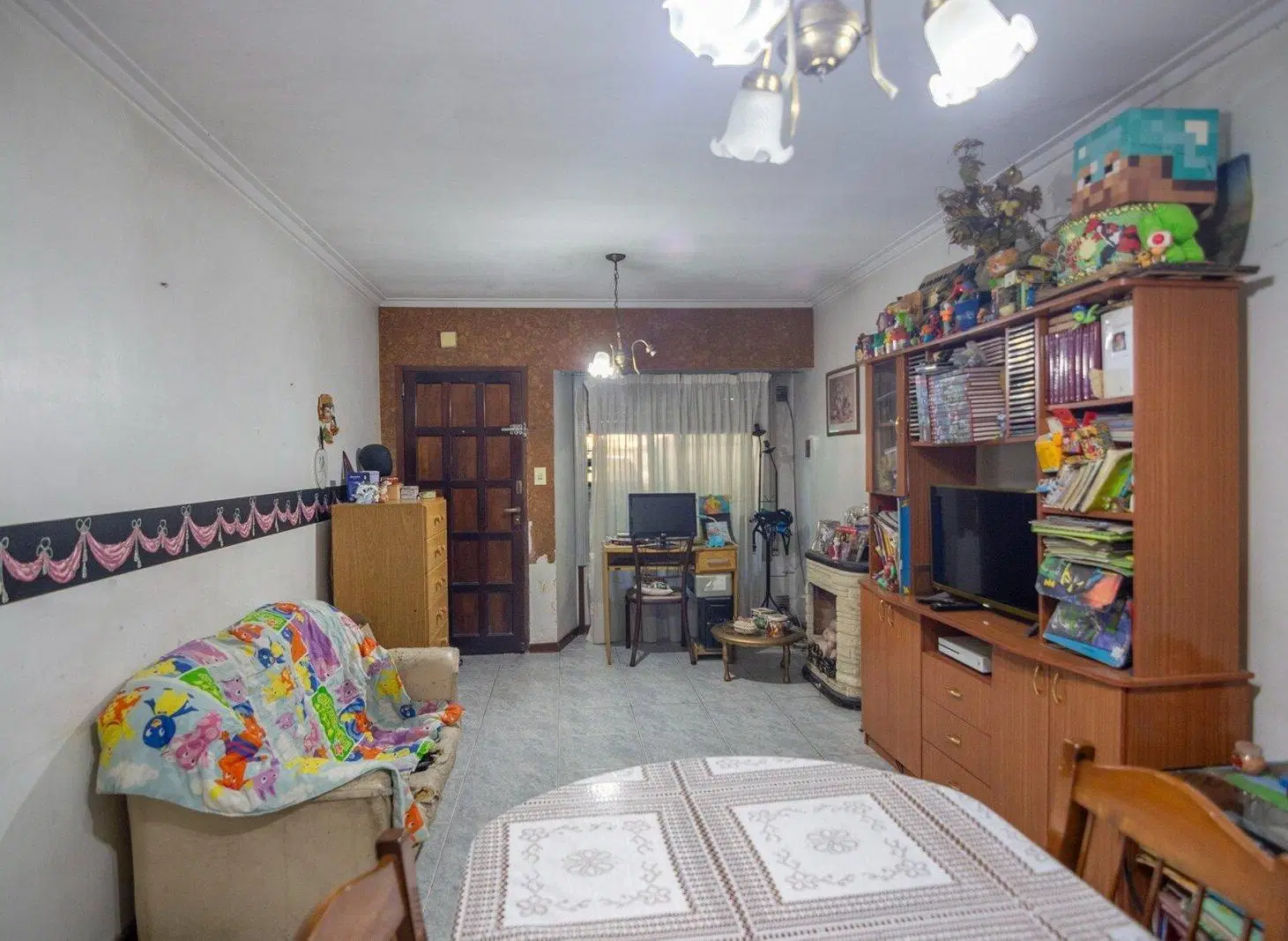 Venta Casa Dúplex de 3 ambientes con patio, cocheras para dos autos, en Carapachay. 3