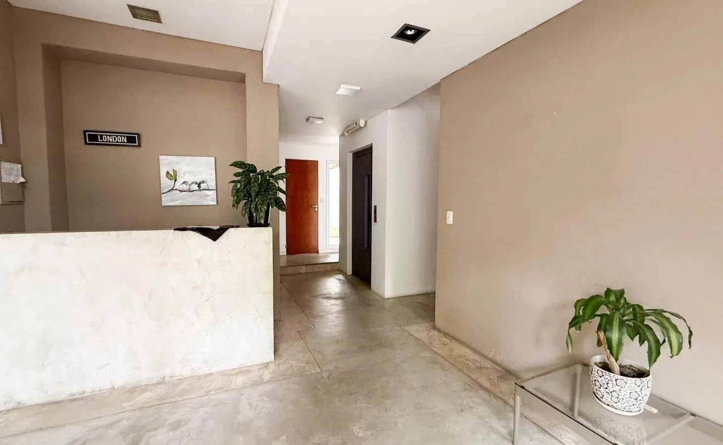 Venta Depto | EXCELENTE PISO 3 AMB | Av Libertador con cochera | La Lucila. 2