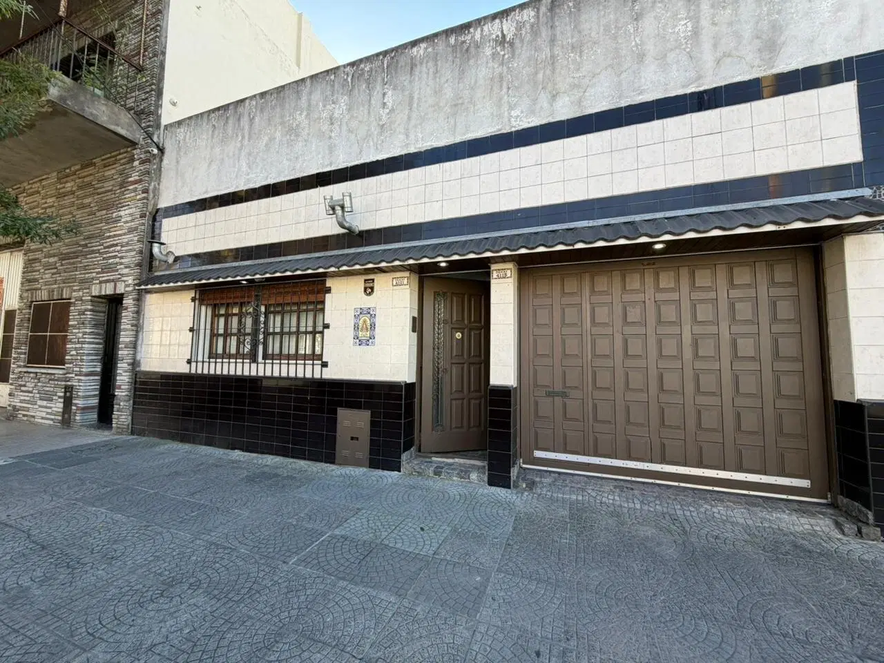 Venta casa 5 amb. con terraza parrilla y pileta en Pompeya 2