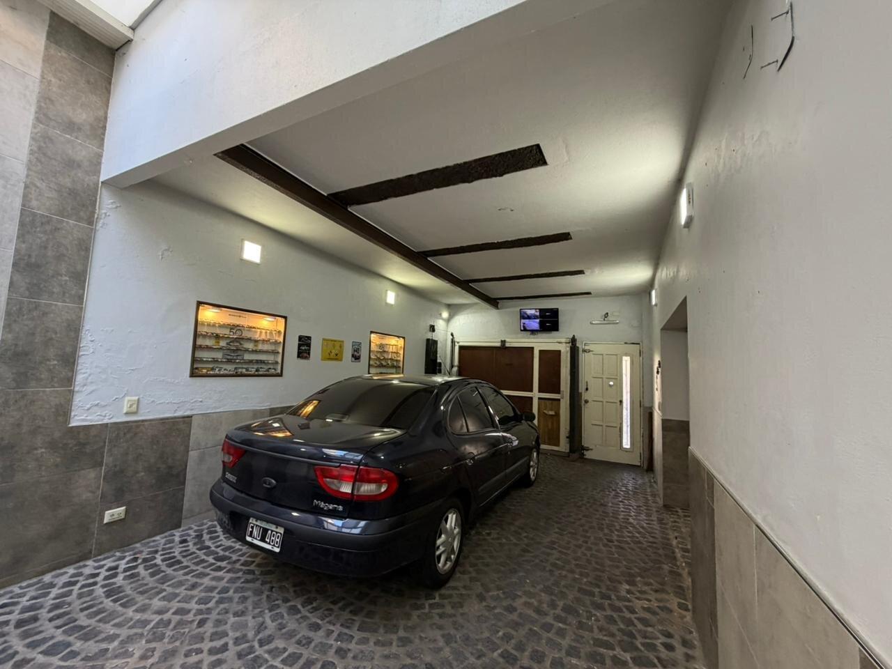 Foto de Venta casa 5 amb. con terraza parrilla y pileta en Pompeya, imagen 4