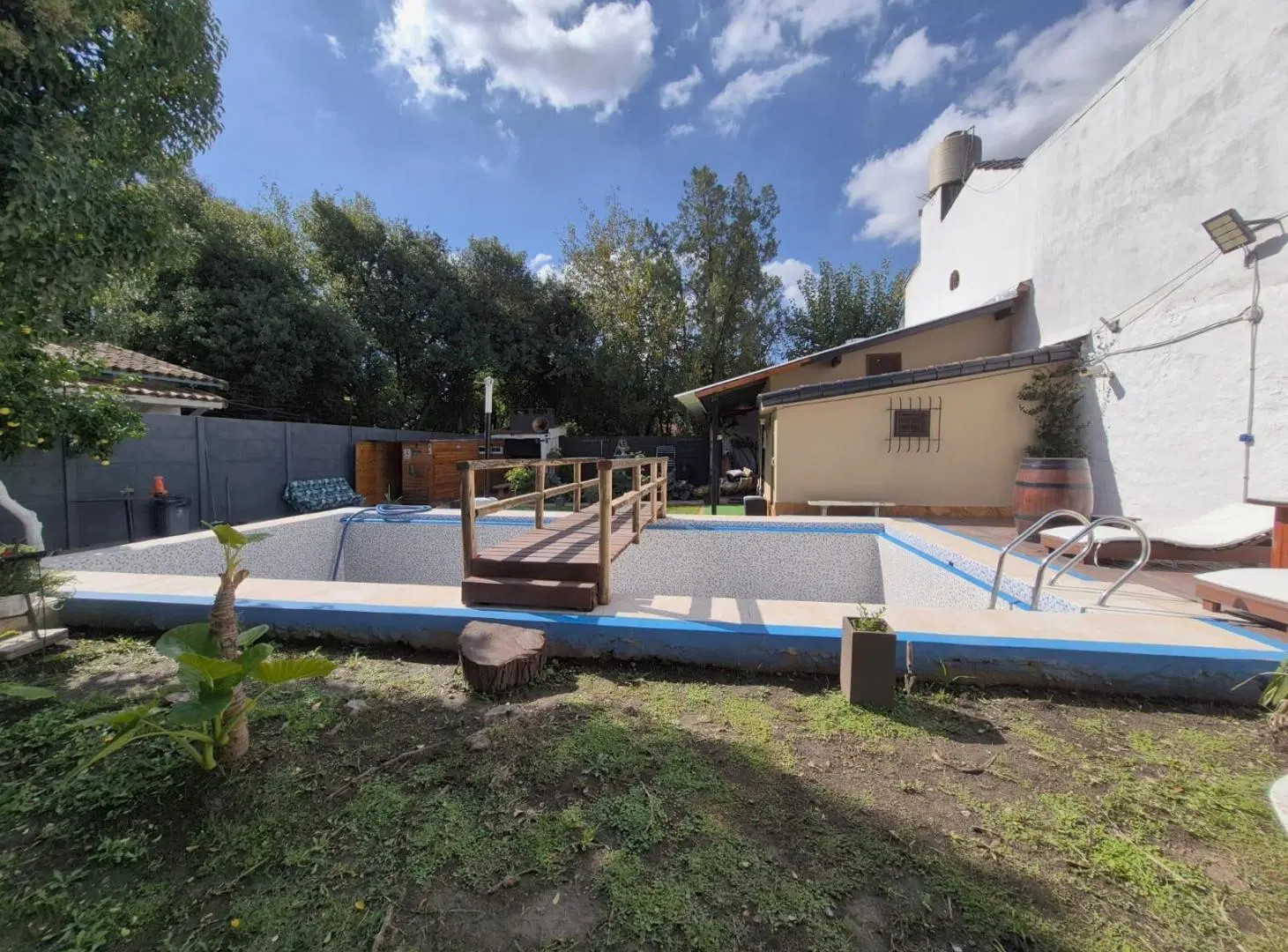 Casa quinta en venta Villa Luzuriaga con pileta 4