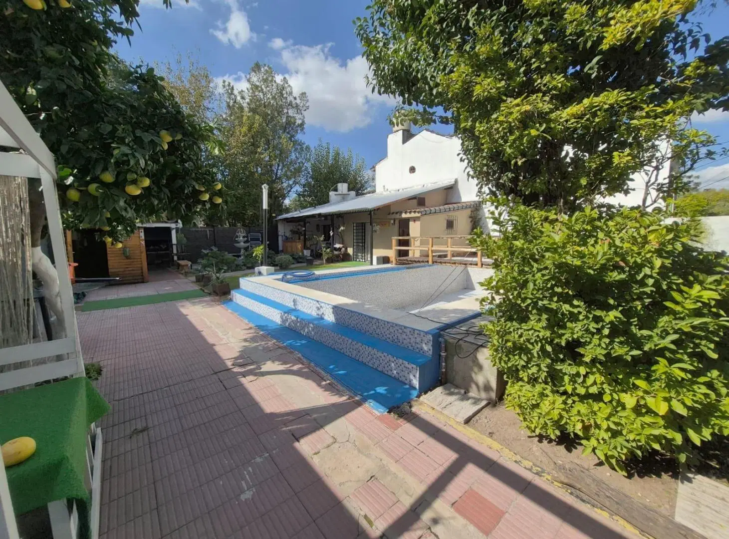 Casa quinta en venta Villa Luzuriaga con pileta 5
