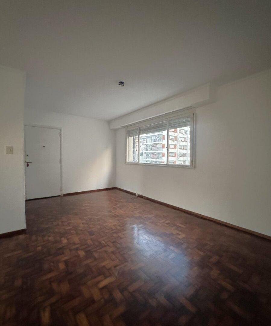 Foto de Venta departamento de 3 amb. dep/serv. Belgrano, imagen 2