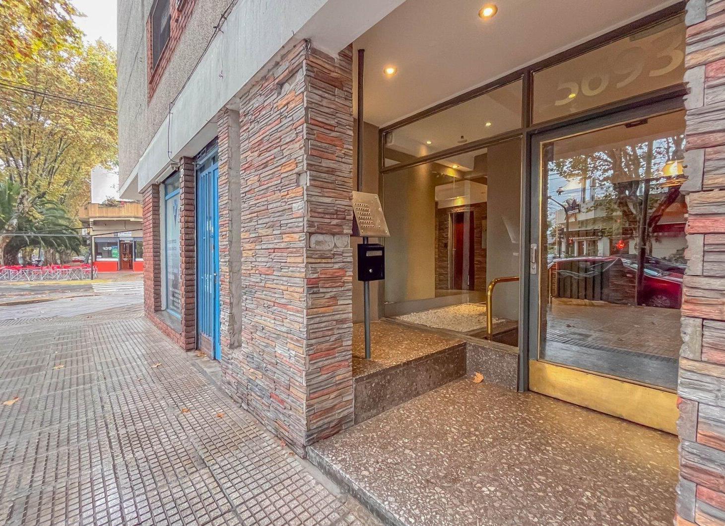 DOS AMBIENTES ALQUILER APTO PROFESIONAL LUMINOSO VISTA ABIERTA