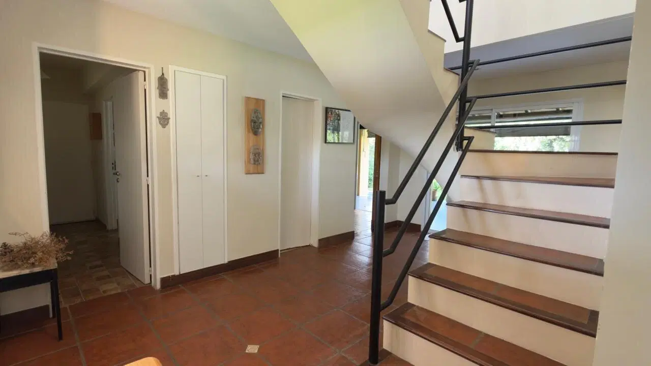 Venta Casa 5 ambientes con parrilla y pileta en el privilegiado barrio El Aromo 4
