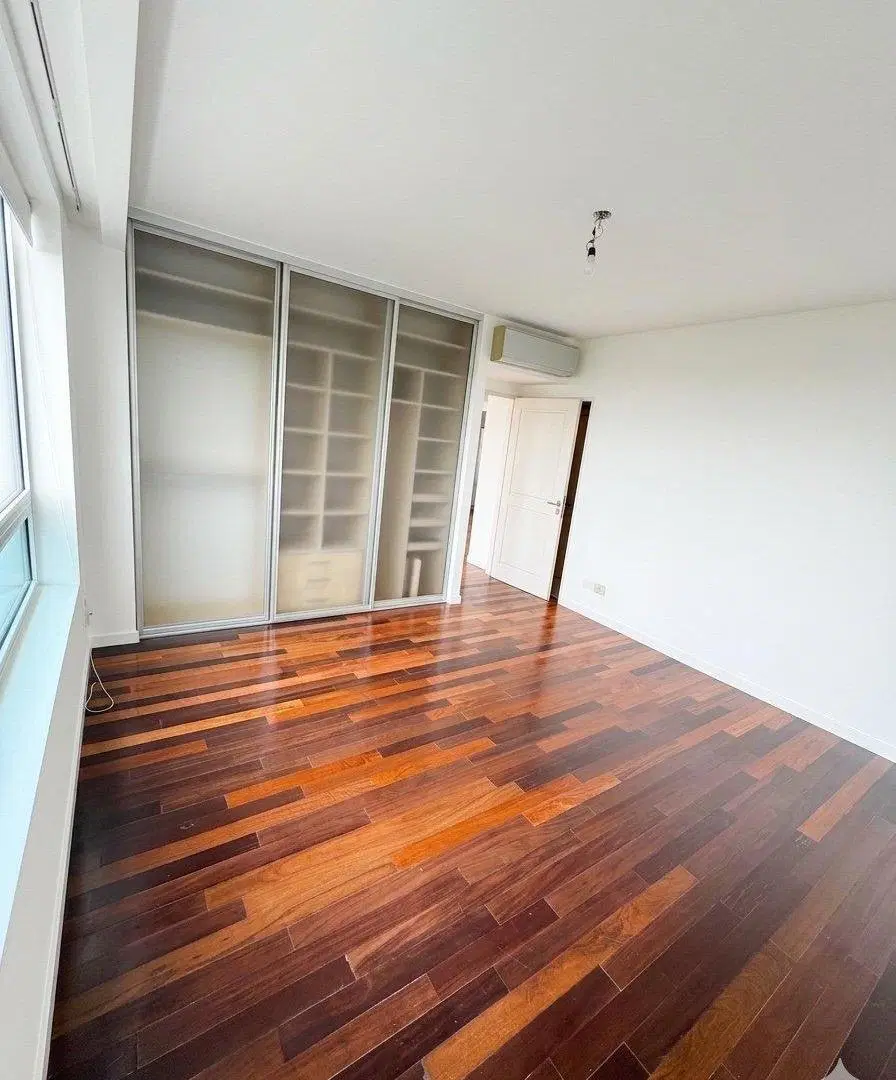 Venta Depto 2 ambientes en Puerto Madero con balcón 3