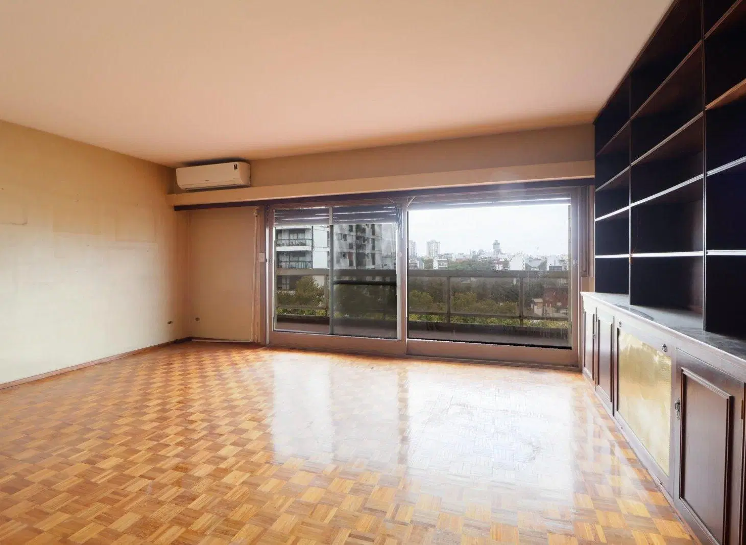 VENTA DEPTO 5 AMB C / DEPENDENCIA COCHERA Y BAULERA BELGRANO R 5