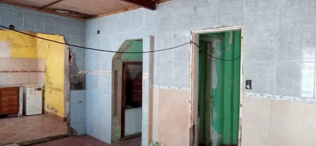 VENTA PH A REFACCIONAR EN  MUY BUENA UBICACION LIBERTAD MERLO 3