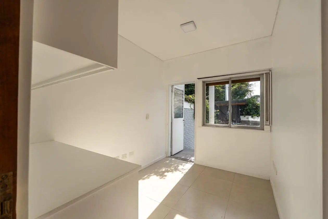 Venta Casa 5 ambientes en Martinez con jardín, pileta y cochera 4