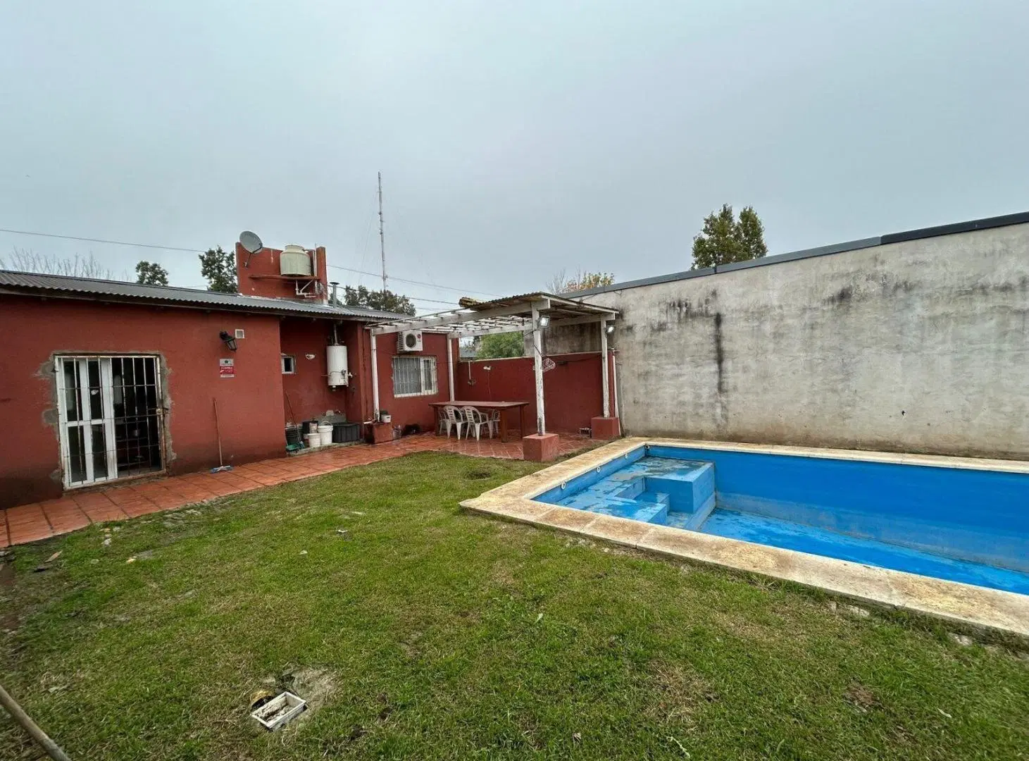 Venta | Casa c/pileta + Edif. p/ Taller | Luján Centro | Sale a 2 calles | gran lote B° semi cerrado 5
