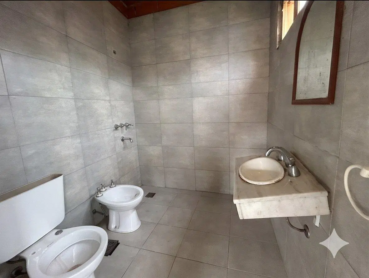 Venta | Casa c/pileta + Edif. p/ Taller | Luján Centro | Sale a 2 calles | gran lote B° semi cerrado 3