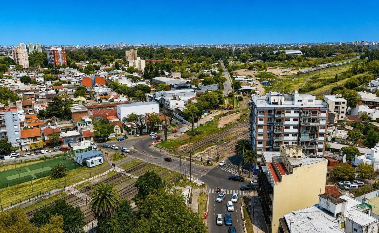 ESQUINA ESTRATÉGICA SOBRE AV. AMÉRICA – IDEAL ESTACIÓN DE SERVICIO / DESARROLLO COMERCIAL 4