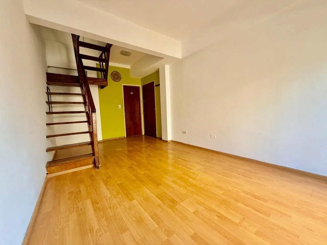 ALQUILER DEPARTAMENTO 2 AMBIENTES TIPO DUPLEX CON BALCÓN EN CONSTITUCIÓN 3