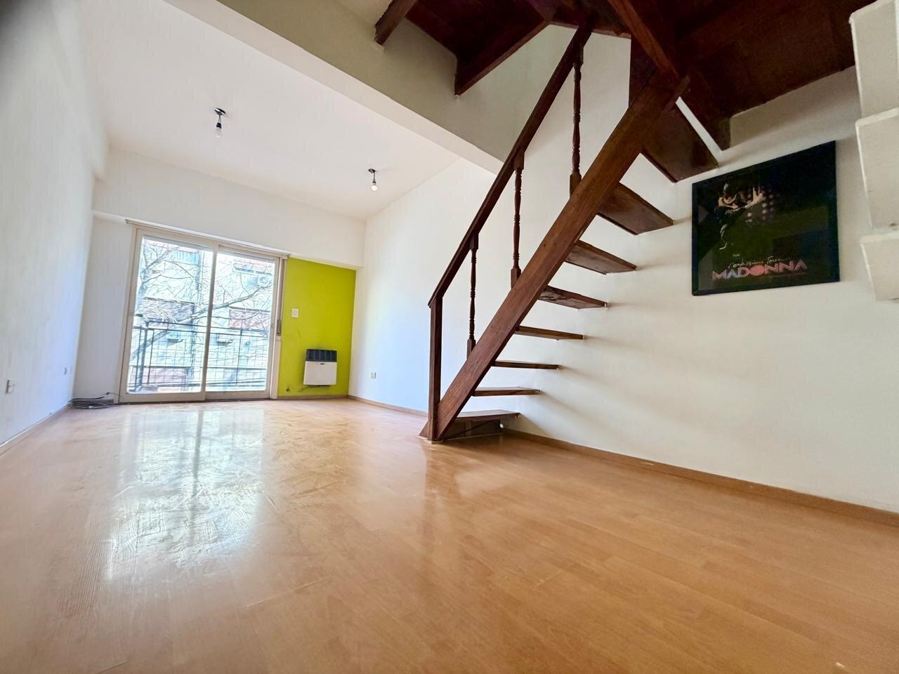 ALQUILER DEPARTAMENTO 2 AMBIENTES TIPO DUPLEX CON BALCÓN EN CONSTITUCIÓN