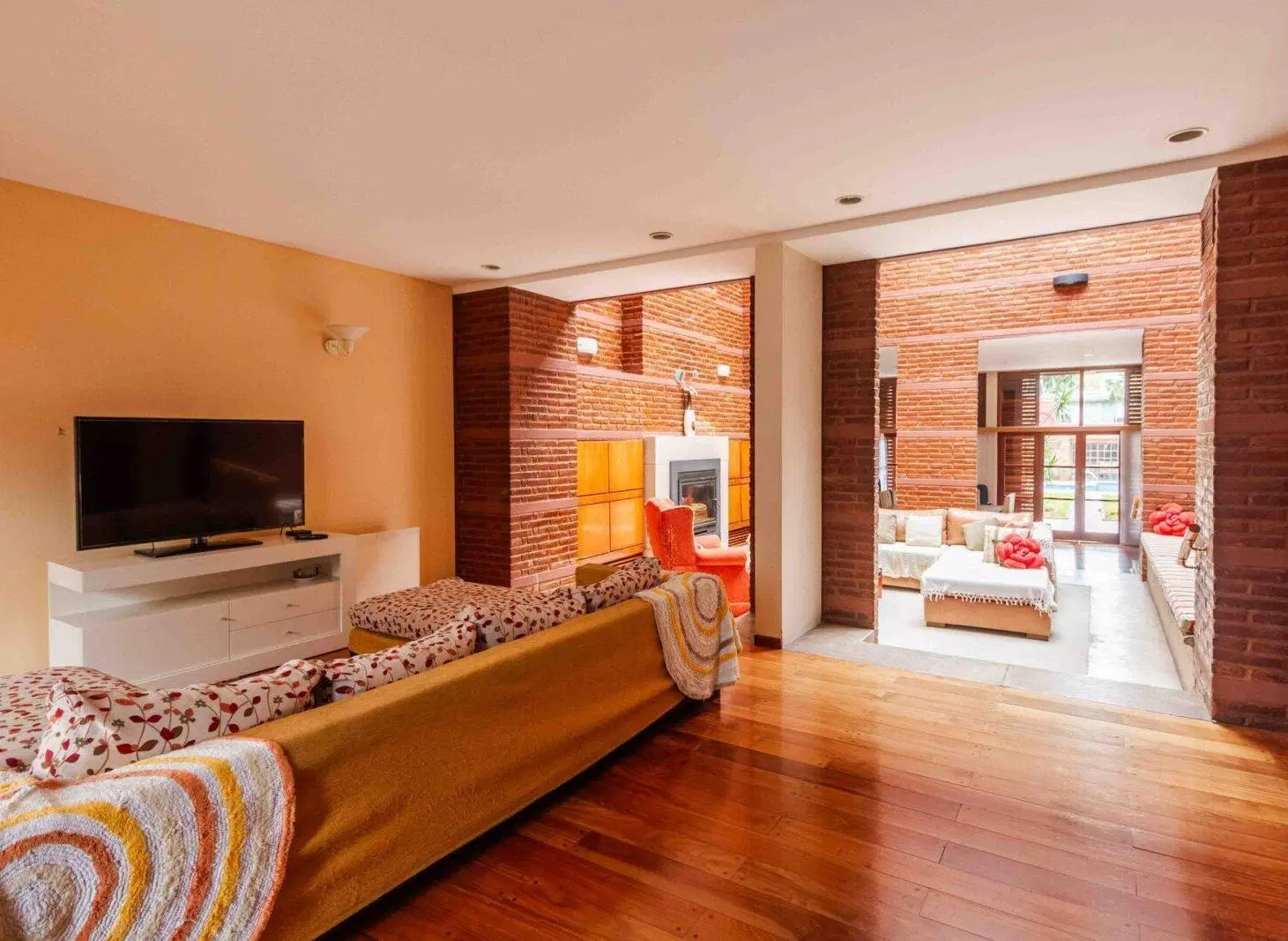 Venta Casa de 6 Ambientes, jardin,pileta,parrilla 2