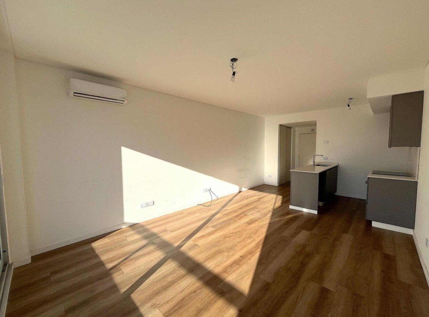Venta Monoambiente en Flores con balcón