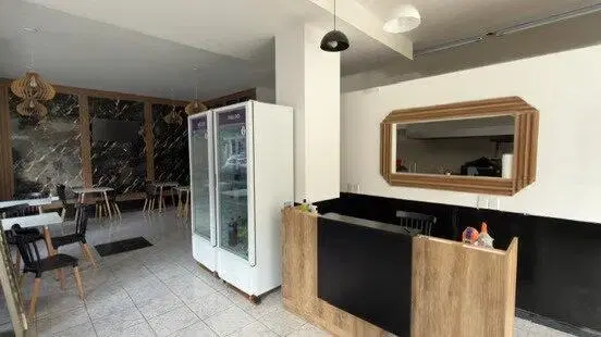 Alquiler Local en esquina de 171 m2 totales con subsuelo 4