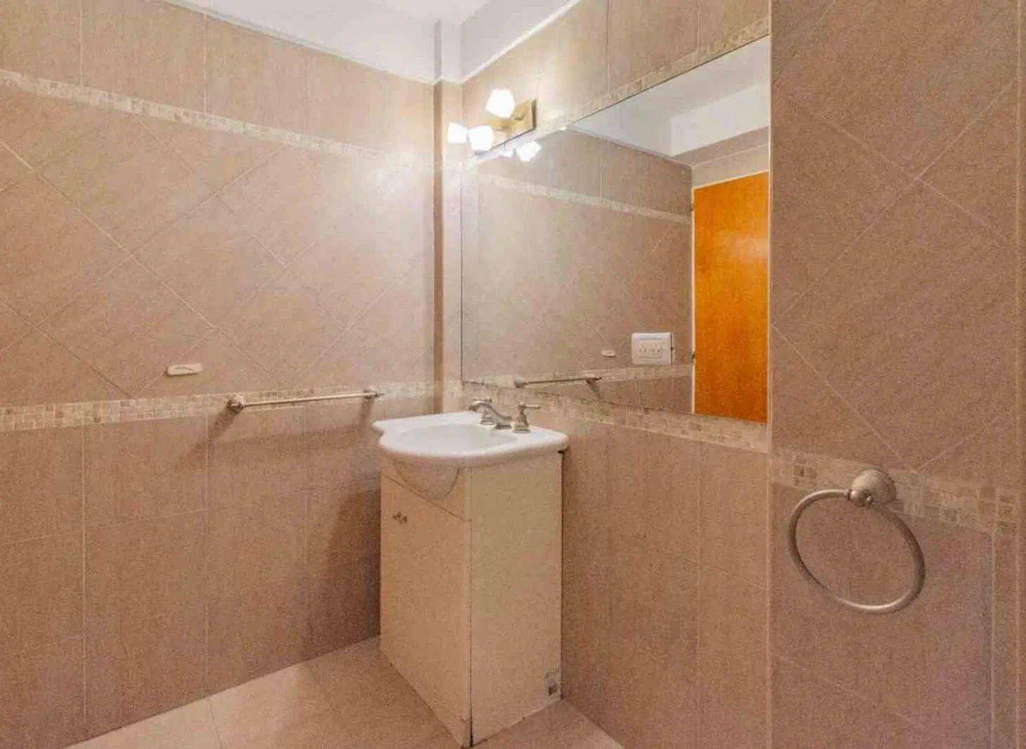 Alquiler residencial- Depto semipiso 3 ambientes- Caballito Sur - Avda Pedro Goyena 5