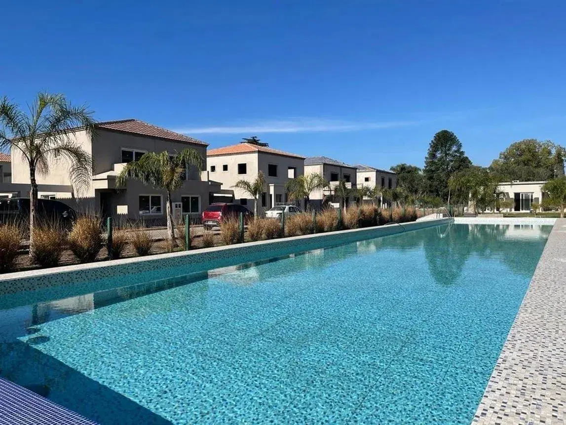Venta Monoambiente amoblado Pilar 5