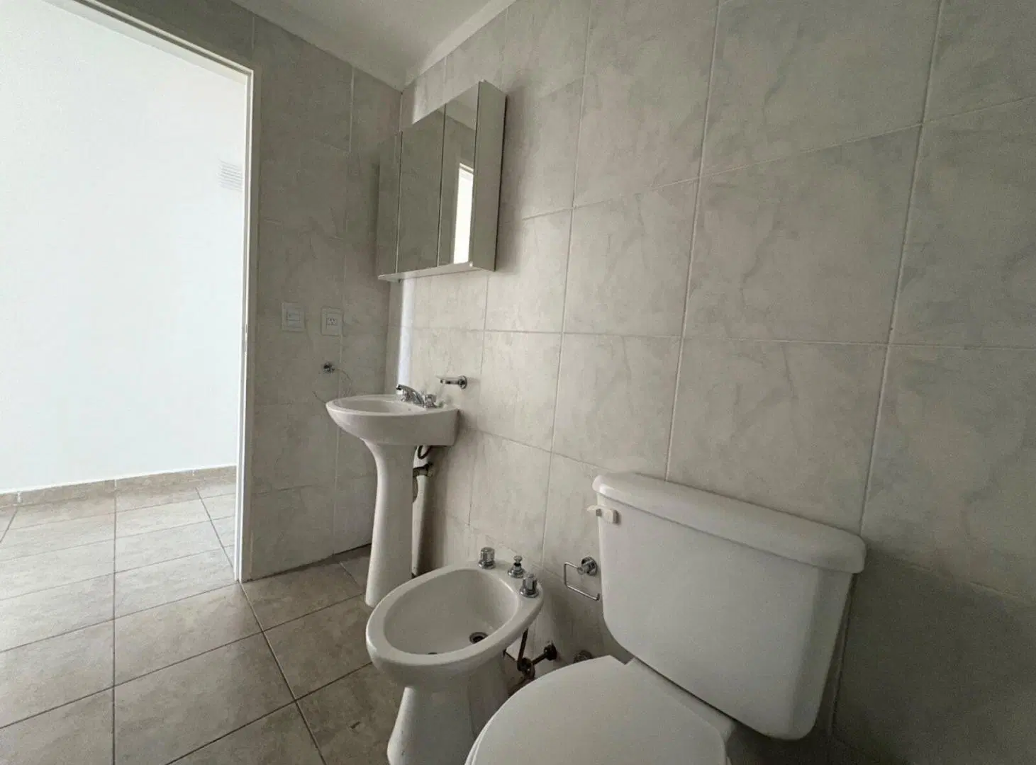 VENTA DPTO 4 AMB TIPO DUPLEX C COCHERA PARQUE. P 3