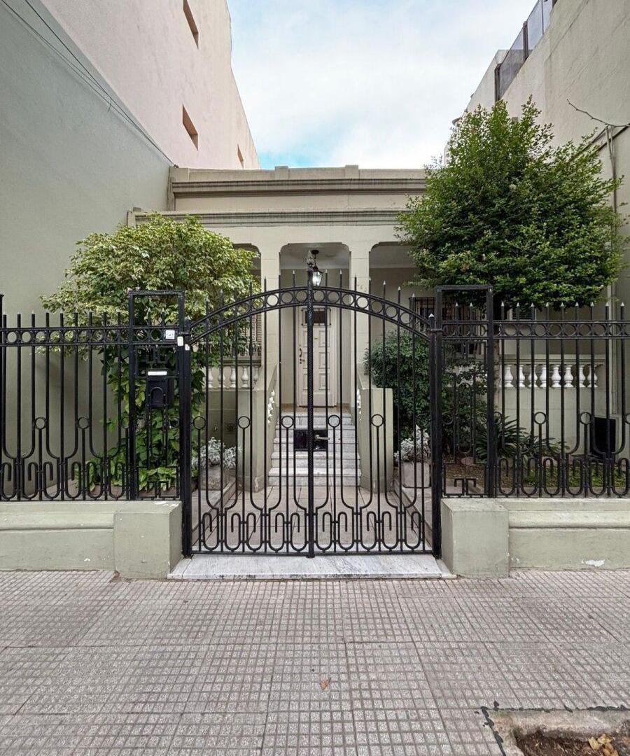 Impecable casa estilo ingles en muy buen estado