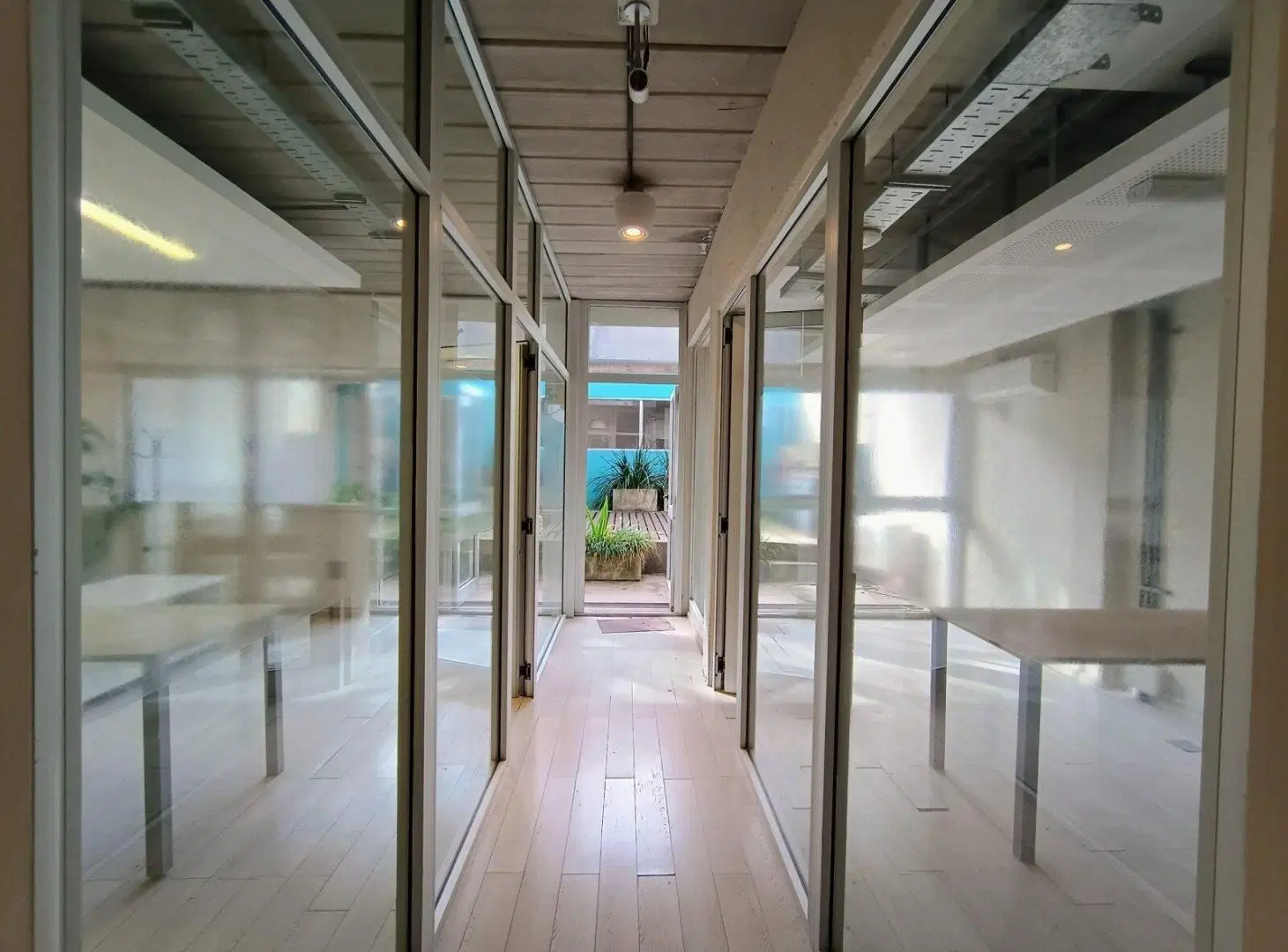 EDIFICIO CORPORATIVO INDEPENDIENTE DE 3 PLANTAS 456 m² EX SEDE LABORATORIOS IMVI VICENTE LOPEZ 5