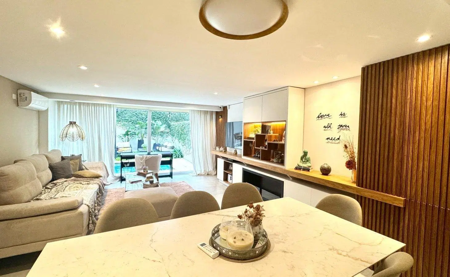 Venta casa 5amb Acassuso con piscina y quincho con parrilla 5