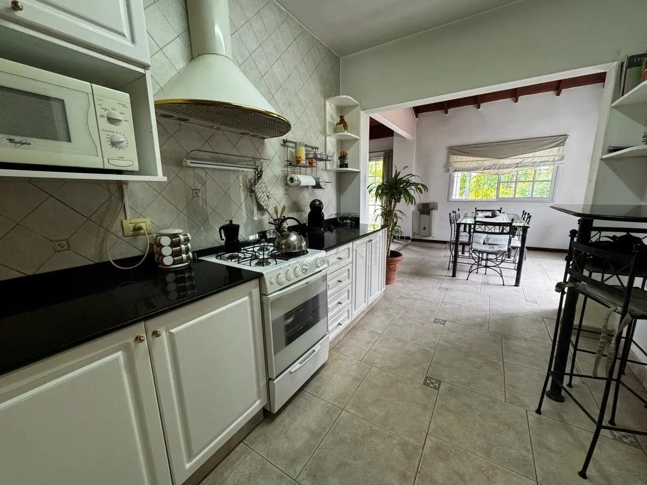 VENTA CASA 4 AMBIENTES EN  VALENTIN ALSINA 3