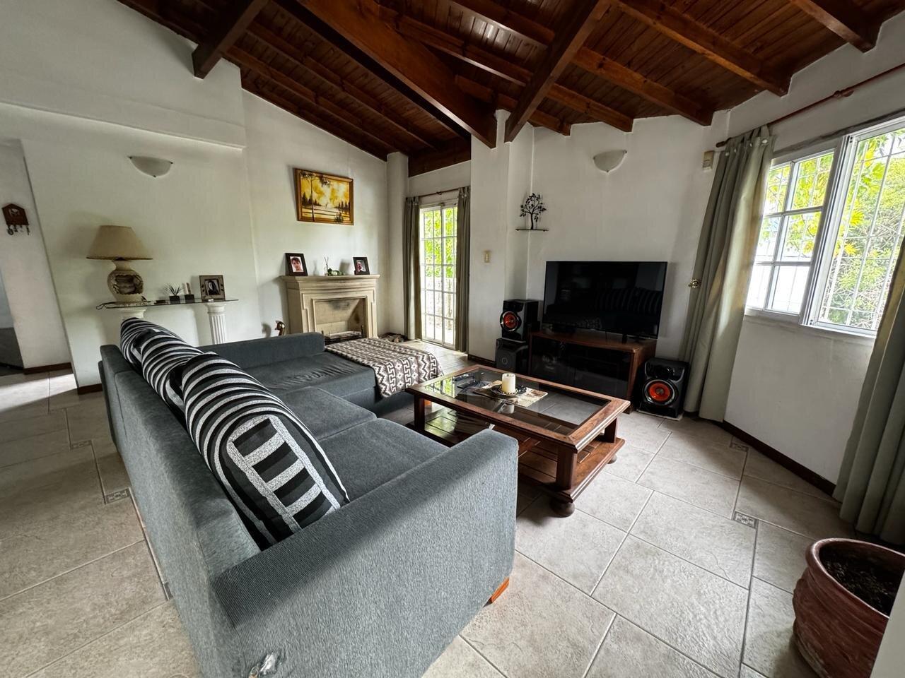 VENTA CASA 4 AMBIENTES EN VALENTIN ALSINA