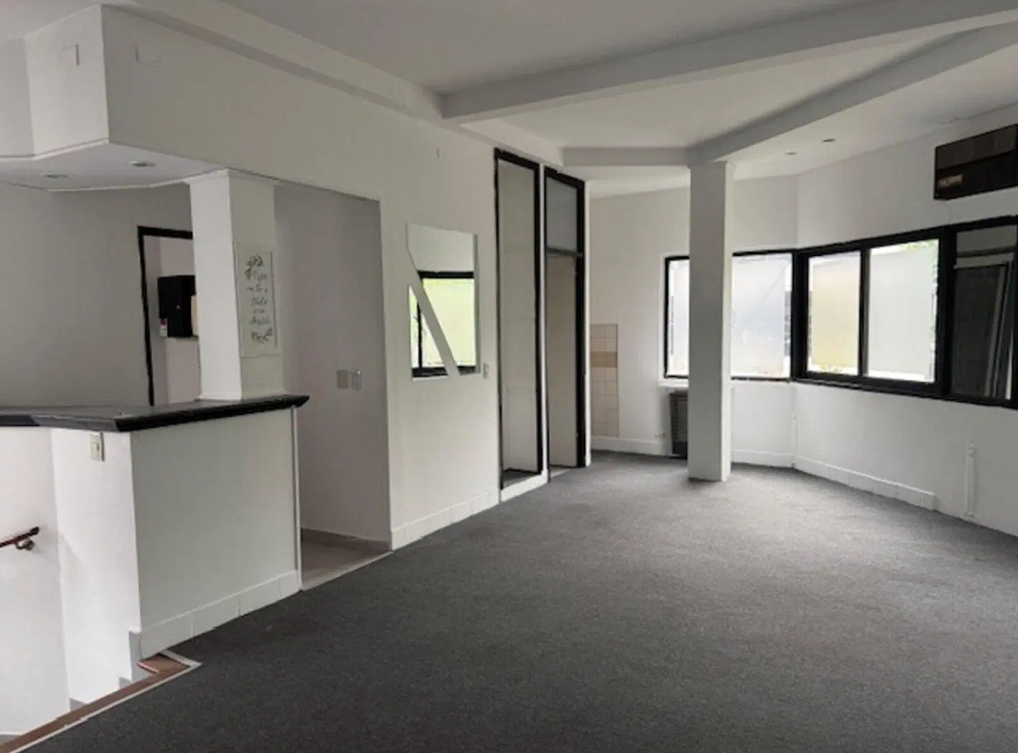 VENTA PH  4 AMBIENTES MARTINEZ CENTRO, MUY BUENA UBICACION 2