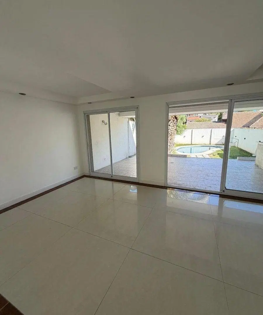 Venta casa 5 ambientes en Martinez 4