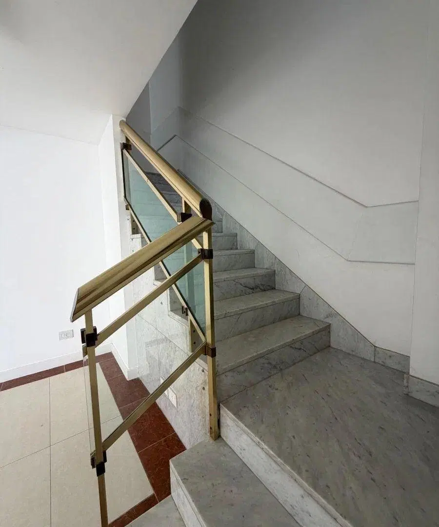 Venta casa 5 ambientes en Martinez 3