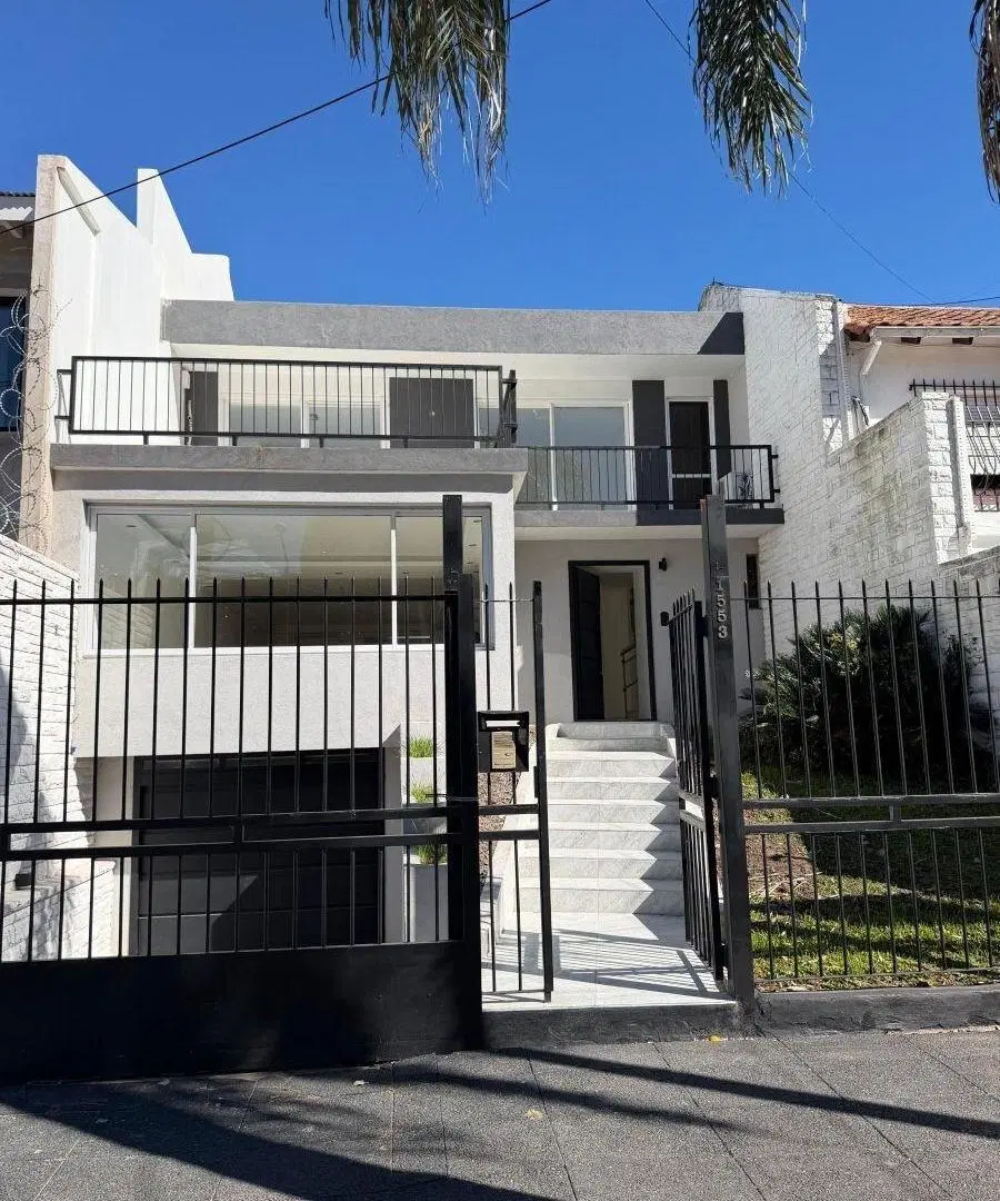 Venta casa 5 ambientes en Martinez 2
